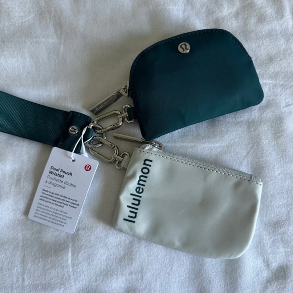 29🆕💙 Lululemon Dual Pouch Wristlet - Vapour/Storm Teal - Picture 5 of 6